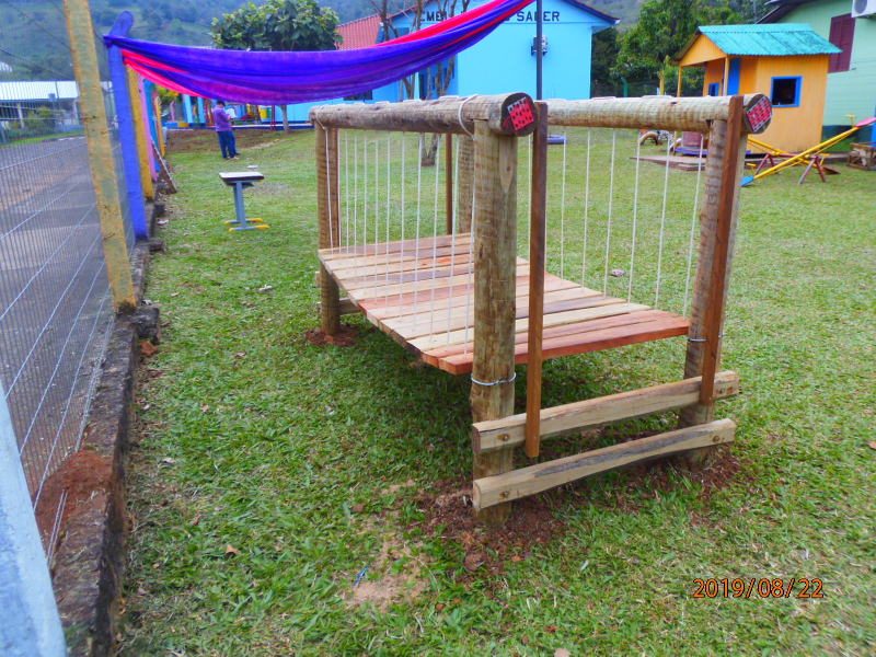 Educação Infantil recebe mais um atrativo no parque da escola