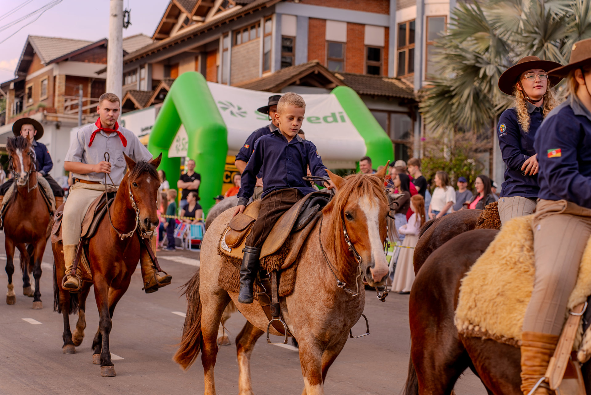 Desfile Cívico-Tradicionalista 20.09.2025