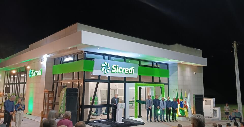<p>Inaugura&ccedil;&atilde;o da Sicredi em Nova Candel&aacute;ria</p>