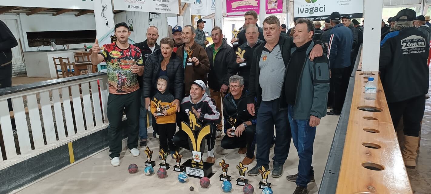 <p>Campeonato Municipal de Bocha de Nova Candel&aacute;ria definiu seus vencedores</p>