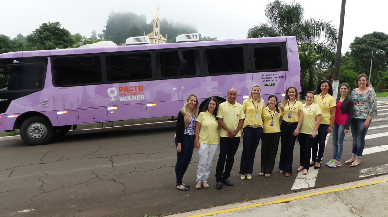 Ônibus lilás trouxe assistência às mulheres do município