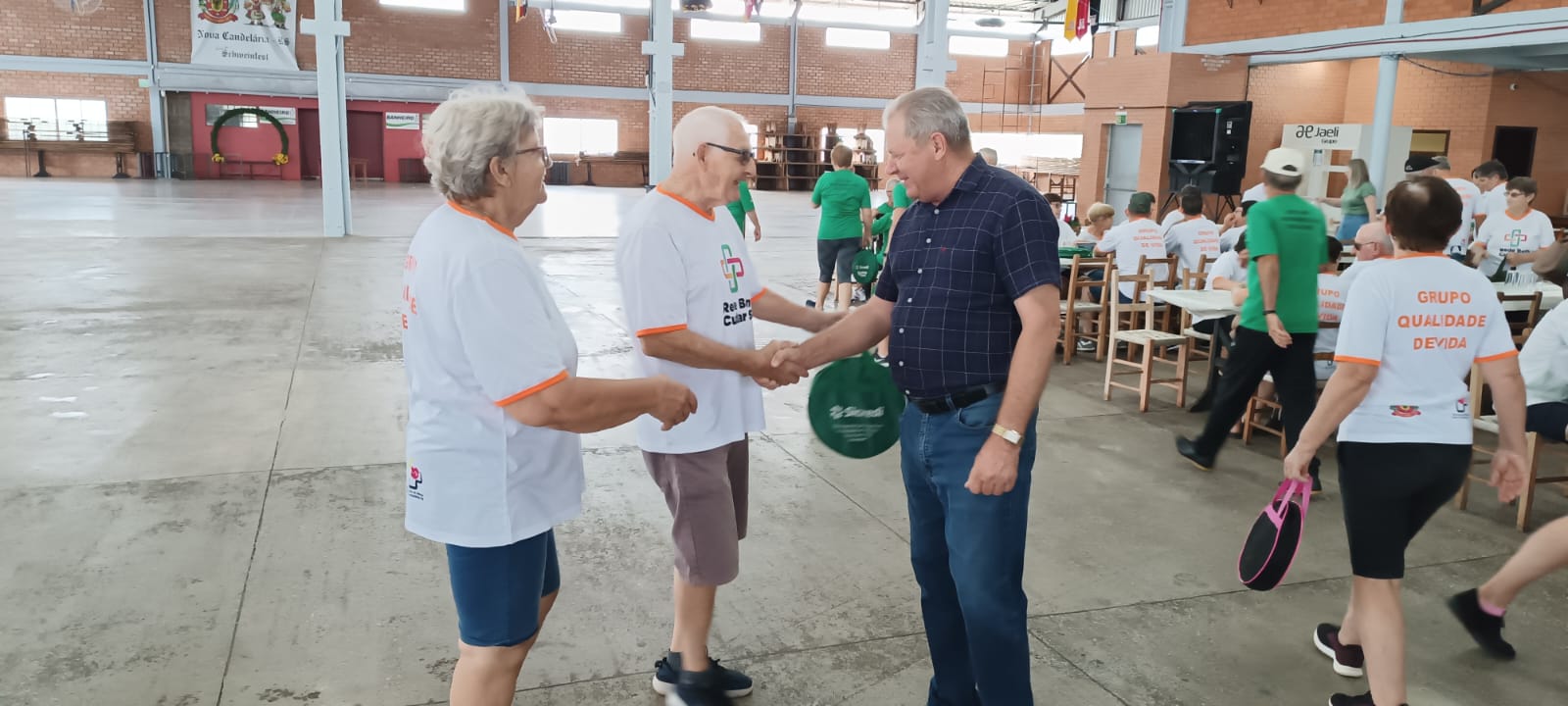<p>Confraterniza&ccedil;&atilde;o de Grupos</p>