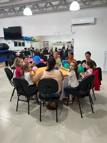 <p></p>
<p data-pm-slice="1 1 []"><strong>Noite da Fam&iacute;lia fortalece la&ccedil;os entre CRAS e Fam&iacute;lias</strong></p>