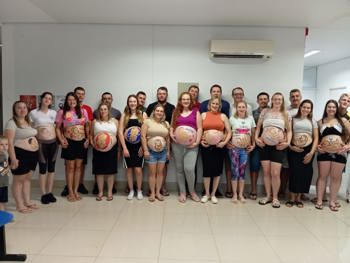 <p><strong><span style="font-family: 'Arial',sans-serif; color: black;">Futuras mam&atilde;es participam de atividades especiais no 4&ordm; Encontro de Gestantes</span></strong></p>