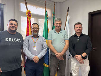 <p><strong>Prefeito Ari Roehrs recebe lideran&ccedil;as do Republicanos e celebra conquista de R$ 150 mil para a sa&uacute;de</strong></p>