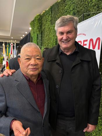 <p><strong>Carlos Lee Recebe T&iacute;tulo de Cidad&atilde;o Santarrosense em Solenidade Prestigiada</strong></p>