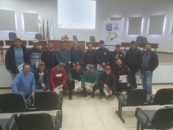 <p><strong>Nova Candel&aacute;ria promove curso sobre boas pr&aacute;ticas na aplica&ccedil;&atilde;o de defensivos agr&iacute;colas</strong></p>