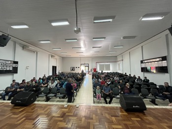 <p><strong>Agricultores de Nova Candel&aacute;ria participam de reuni&atilde;o sobre o programa &ldquo;Opera&ccedil;&atilde;o Terra Forte&rdquo;</strong></p>