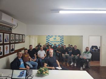 <p><strong>Encontro de Secret&aacute;rios Municipais de Esporte da AMUFRON</strong></p>