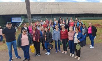 <p><strong>Nova Candel&aacute;ria participa do 21&ordm; F&oacute;rum pela Vida em Santo &Acirc;ngelo com grupo de 37 mulheres</strong></p>