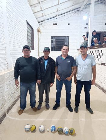 <p><strong>Segunda rodada do 5&ordm; Campeonato Municipal de Bocha movimenta a comunidade em Nova Candel&aacute;ria</strong></p>