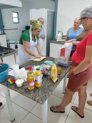 <p>&nbsp;</p>
<p><strong>Munic&iacute;pio de Nova Candel&aacute;ria promove capacita&ccedil;&atilde;o para profissionais da Merenda e Limpeza da Rede Escolar Municipal</strong></p>