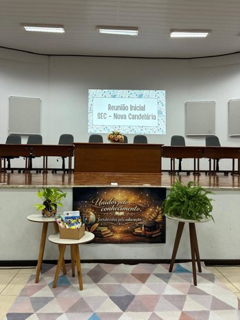 <p><strong>Reuni&atilde;o marca a Abertura do ano Letivo em Nova Candel&aacute;ria</strong></p>