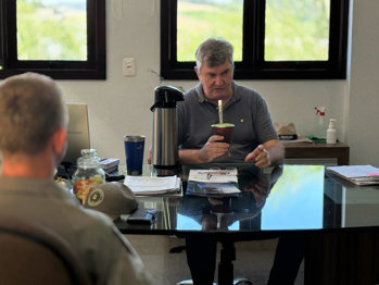 <strong>Administra&ccedil;&atilde;o Municipal recebe visita de cortesia de oficial e comandante da Brigada Militar</strong>