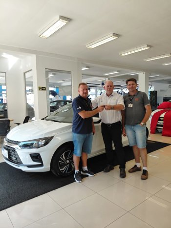 <strong>Nova Candel&aacute;ria recebe emenda de R$ 93 mil e renova frota da Sa&uacute;de com novo ve&iacute;culo</strong>