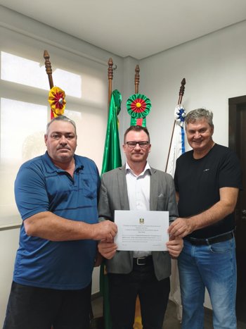 <strong>Administra&ccedil;&atilde;o de Nova Candel&aacute;ria recebe convite para a 3&ordf; Plen&aacute;ria do F&oacute;rum Democr&aacute;tico &ndash; Municipalismo Agora</strong>