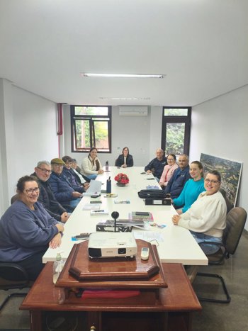 <strong>Novos membros do COMCULTUR se re&uacute;nem para alinhar a&ccedil;&otilde;es de cultura e turismo em Nova Candel&aacute;ria</strong>