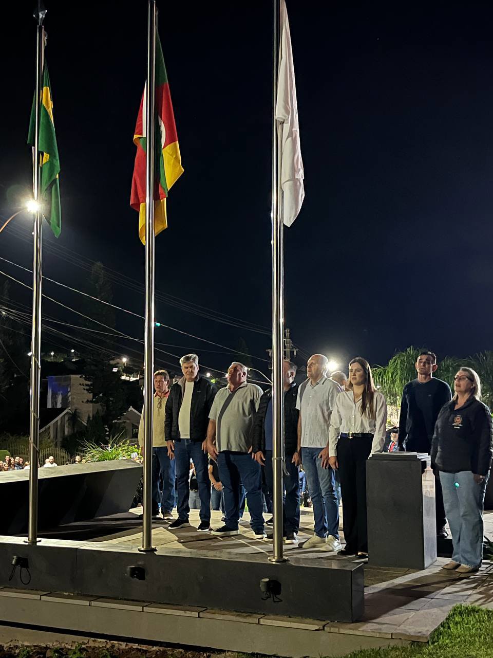 <strong>Desfile C&iacute;vico re&uacute;ne comunidade e celebra o civismo, a educa&ccedil;&atilde;o e a uni&atilde;o em Nova Candel&aacute;ria</strong>