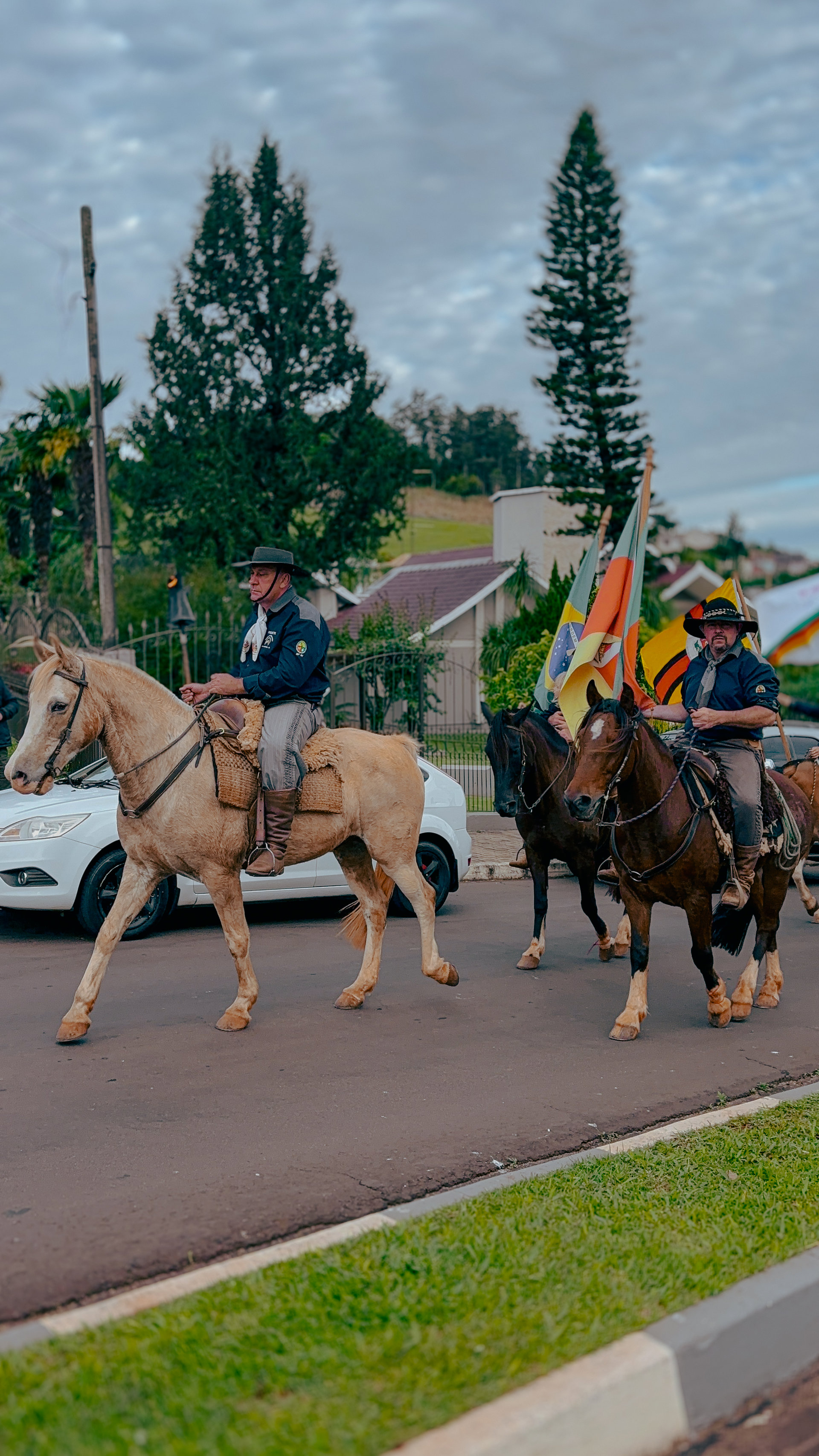 <strong>Chegada da Chama Crioula marca momento de tradi&ccedil;&atilde;o e valoriza&ccedil;&atilde;o da cultura ga&uacute;cha em Nova Candel&aacute;ria</strong>