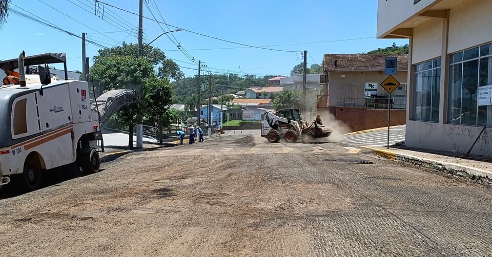 recapeamentos nas ruas em Nova candelária
