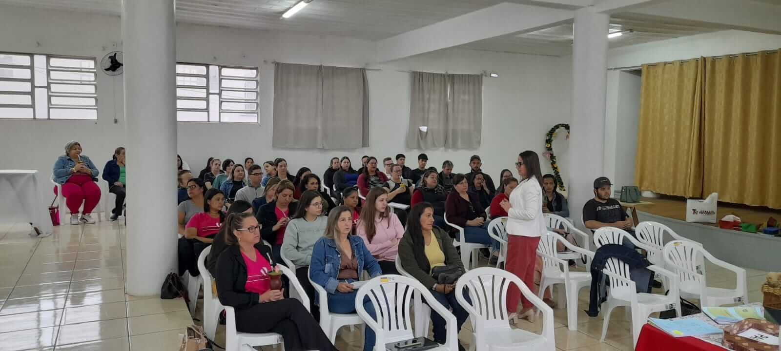 Braga promove Formação Pedagógica das Relações Étnico-Raciais com atividades práticas relacionadas à Cultura Afro-brasileira e Indígena