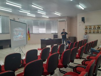SECRETARIA MUNICIPAL DE EDUCA&Ccedil;&Atilde;O DE TIRADENTES DO SUL PROMOVE FORMA&Ccedil;&Atilde;O SOBRE PRIMEIROS SOCORROS E LEI LUCAS<br /><br />&nbsp;
