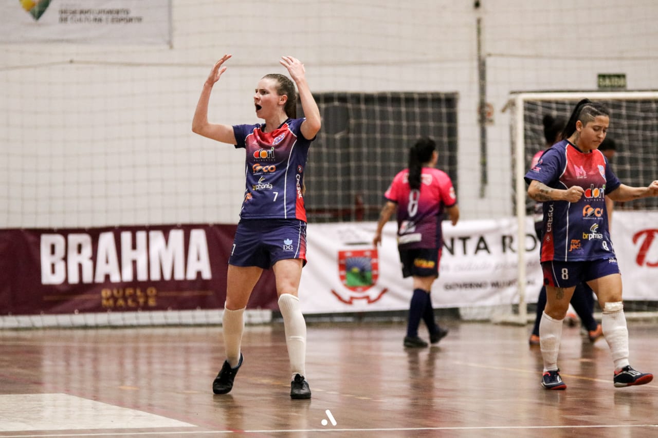 A INHACORENSE CAUANE DILLI É ELEITA A MELHOR ATLETA DO FUTSAL SERIE OURO EM 2023