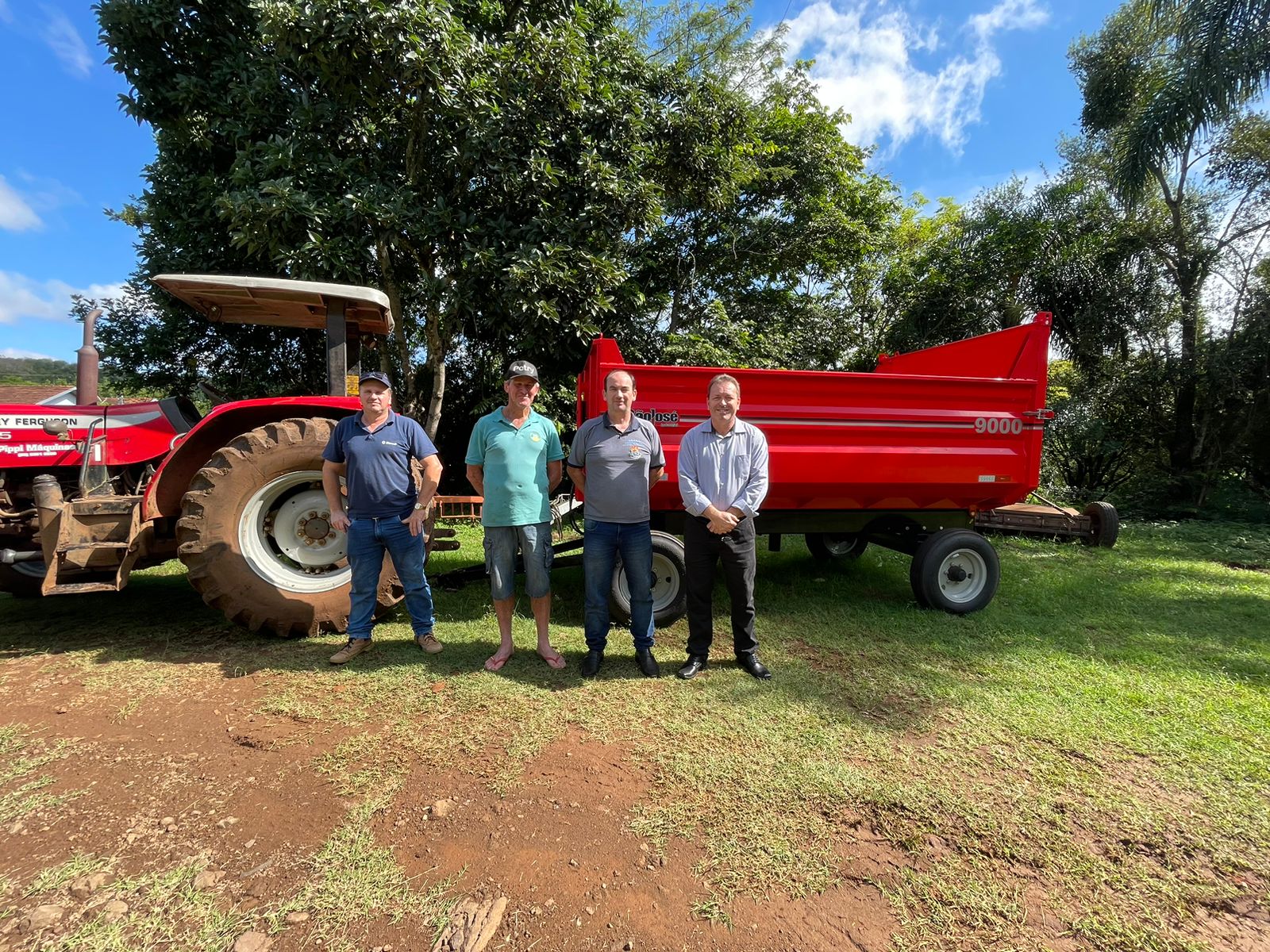 <p><em>INVESTIMENTO MUNICIPAL NA MODERNIZA&Ccedil;&Atilde;O AGR&Iacute;COLA COM AQUISI&Ccedil;&Atilde;O DE CARRETA DE 7 TONELADAS PARA GRUPO DE M&Aacute;QUINAS</em></p>