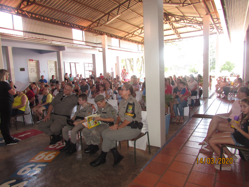  DIA DA FAMÍLIA NA ESCOLA MUNICIPAL RUI BARBOSA  