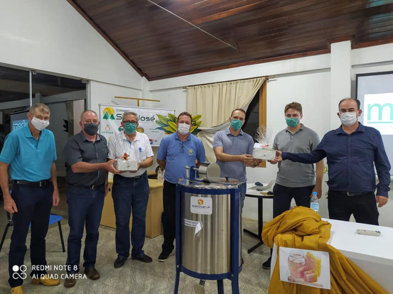 SMAMA E EMATER PROMOVEM ENCONTRO DE APICULTORES COM A EMPRESA MAXBEM