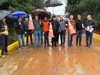 <p>Inaugura&ccedil;&atilde;o da Ponte na localidade de Barra Seca</p>