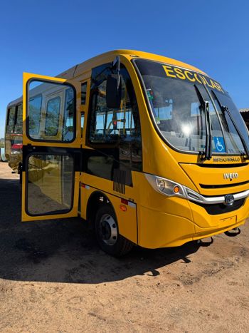 <p>S&atilde;o Jos&eacute; do Inhacor&aacute; adquire &ocirc;nibus escolar com Recursos Pr&oacute;prios</p>
