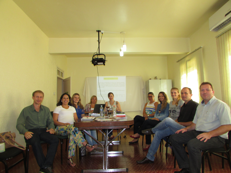 Equipe Multidisciplinar reúne-se com o Prefeito Municipal e secretários par
