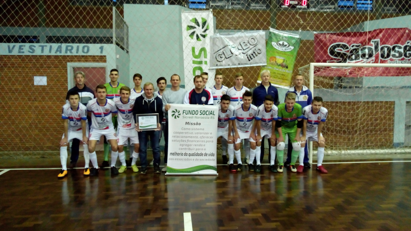 AFSJI É CONTEMPLADA COM UNIFORME ATRÁVÉS DO FUNDO SOCIAL DO SICREDI NOROESTE/RS