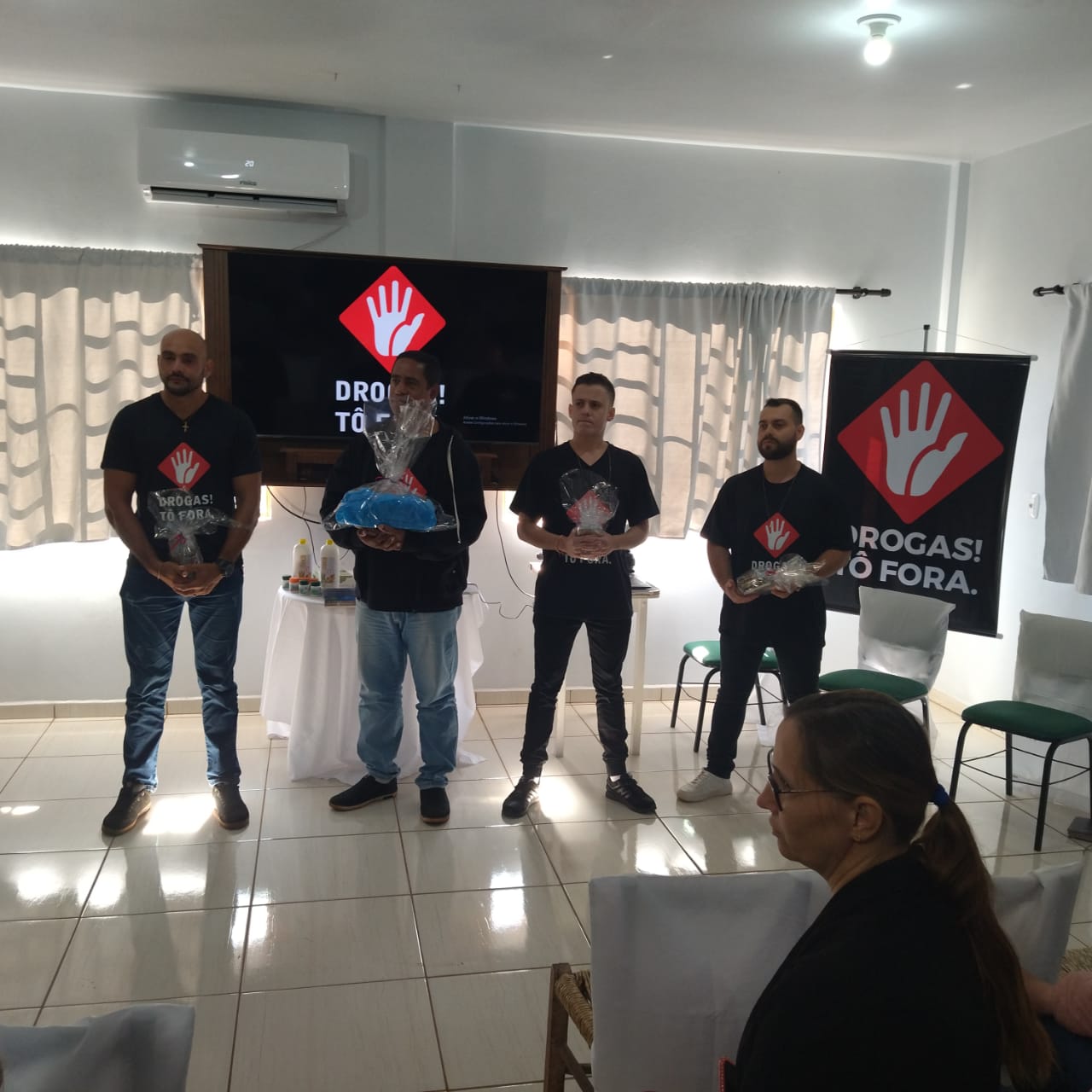 DROGAS – Tô FORA!