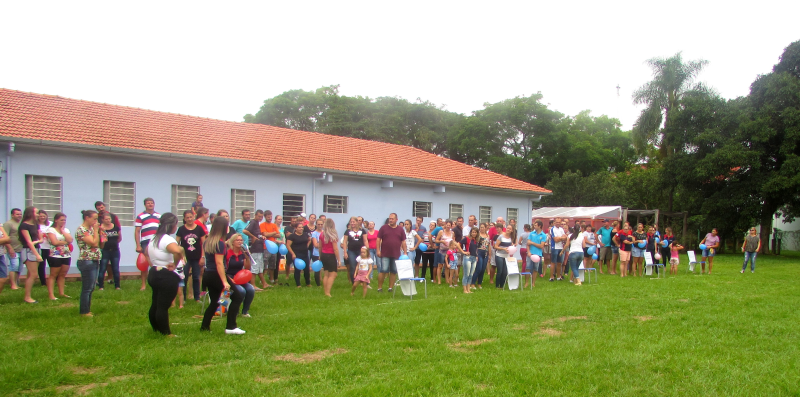 DIA DA FAMÍLIA NA ESCOLA: AMOR E CONFRATERNIZAÇAO