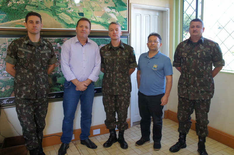  VISITA DE CORTESIA DO COMANDANTE DO EXÉRCITO DE SANTA ROSA