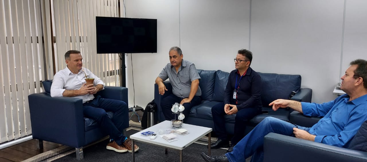 GOVERNO MUNICIPAL NA CAPITAL ESTADUAL