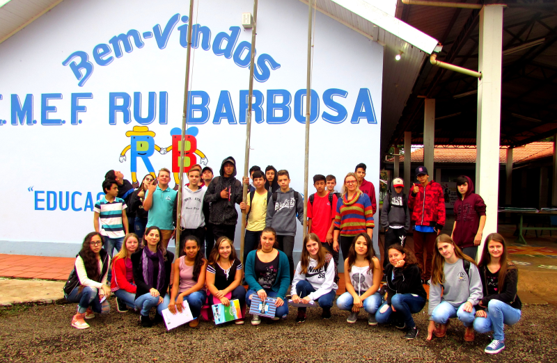 ESCOLA MUNICIPAL RUI BARBOSA RECEBE VISITA 