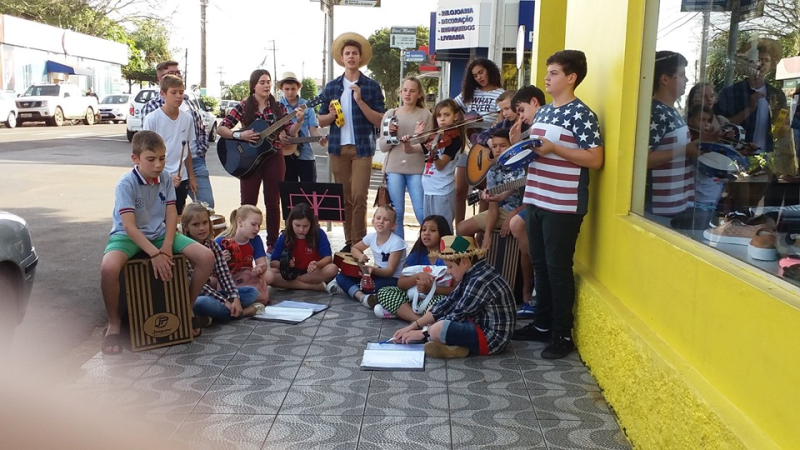 ALUNOS DO PROJETO CONVIVER COM CIDADANIA