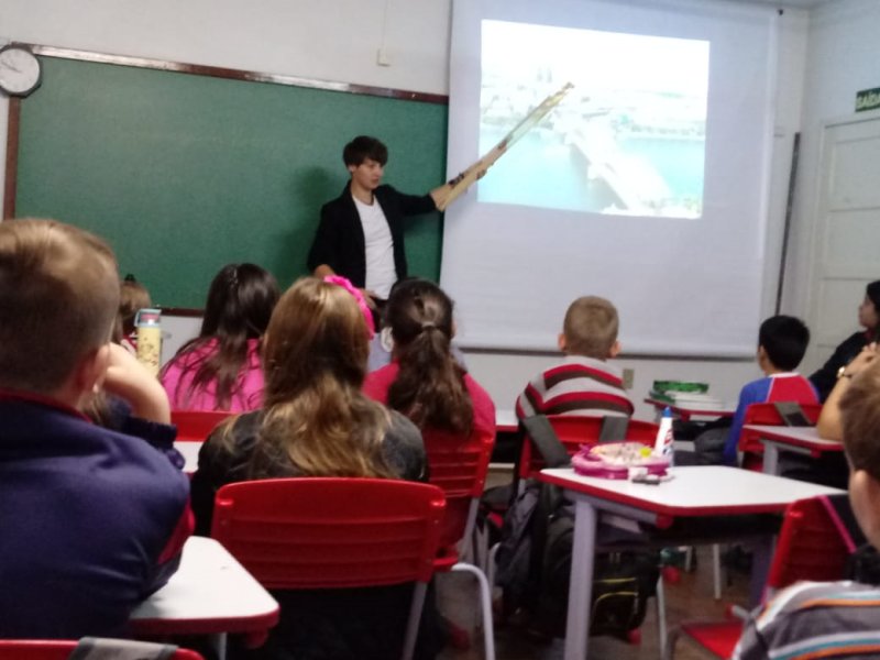 INTERCAMBISTA ALEMÃ NA EMEF RUI BARBOSA
