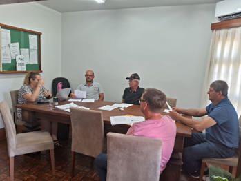 Comissões Legislativas de São José do Inhacorá iniciam atividades de 2025 e analisam projetos importantes para os servidores municipais