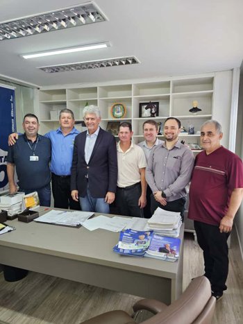 <p>VEREADORES DE S&Atilde;O JOS&Eacute; DO INHACOR&Aacute; REFOR&Ccedil;AM DEMANDAS MUNICIPAIS EM AUDI&Ecirc;NCIA COM DEPUTADO FEDERAL</p>
<p>&nbsp;</p>