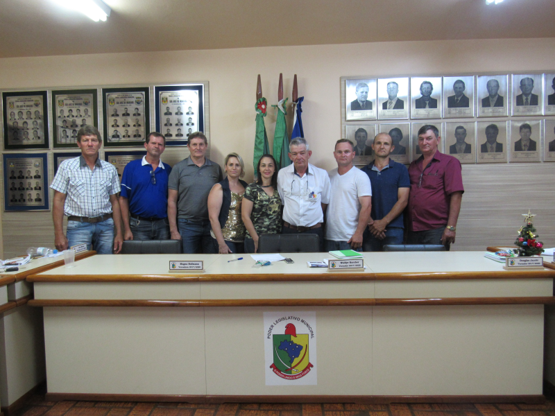 CÂMARA DEVOLVE RECURSOS AO EXECUTIVO 
