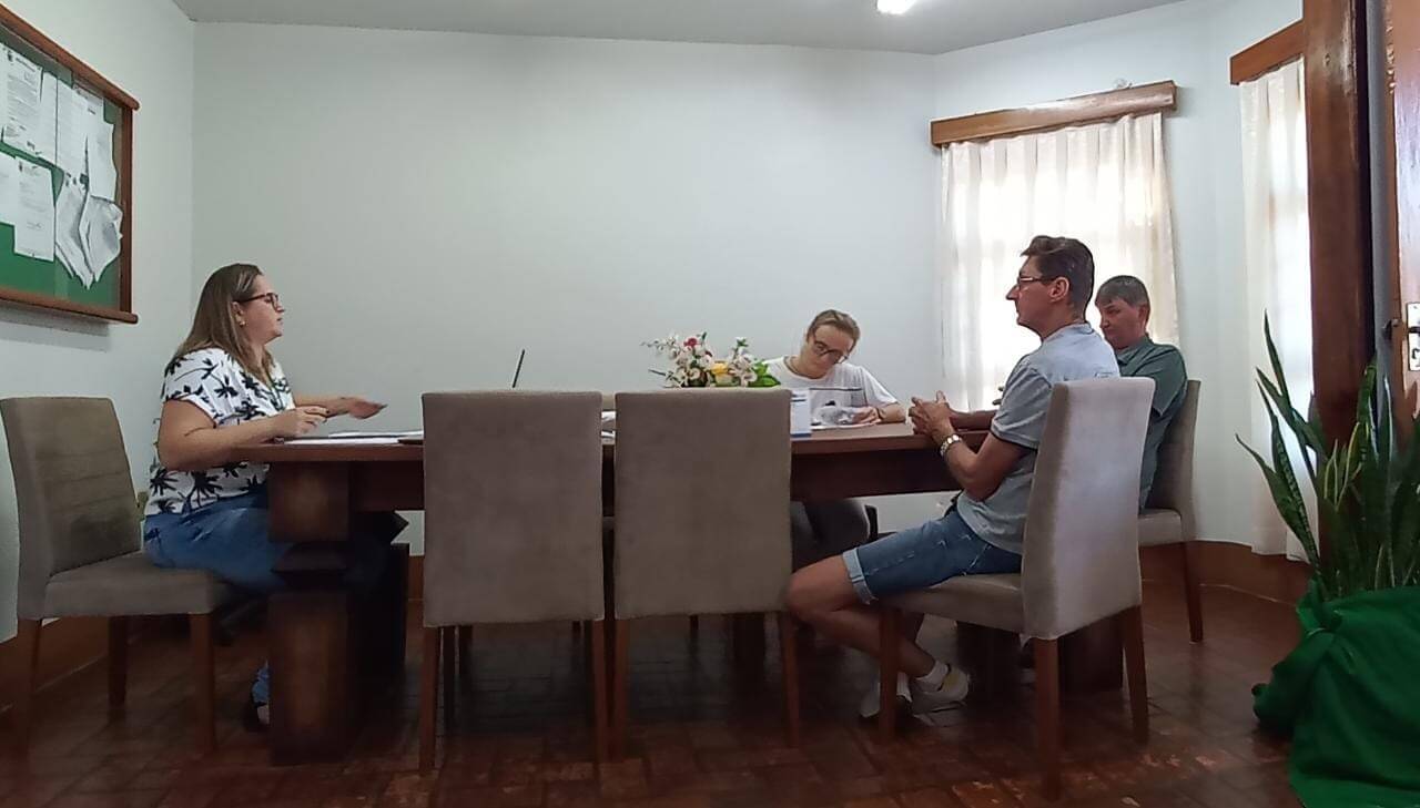 REUNIÃO DA COMISSÃO ESPECIAL DE EMENDA À LEI ORGÂNICA E DE REVISÃO E ALTERAÇÕES DO REGIMENTO INTERNO