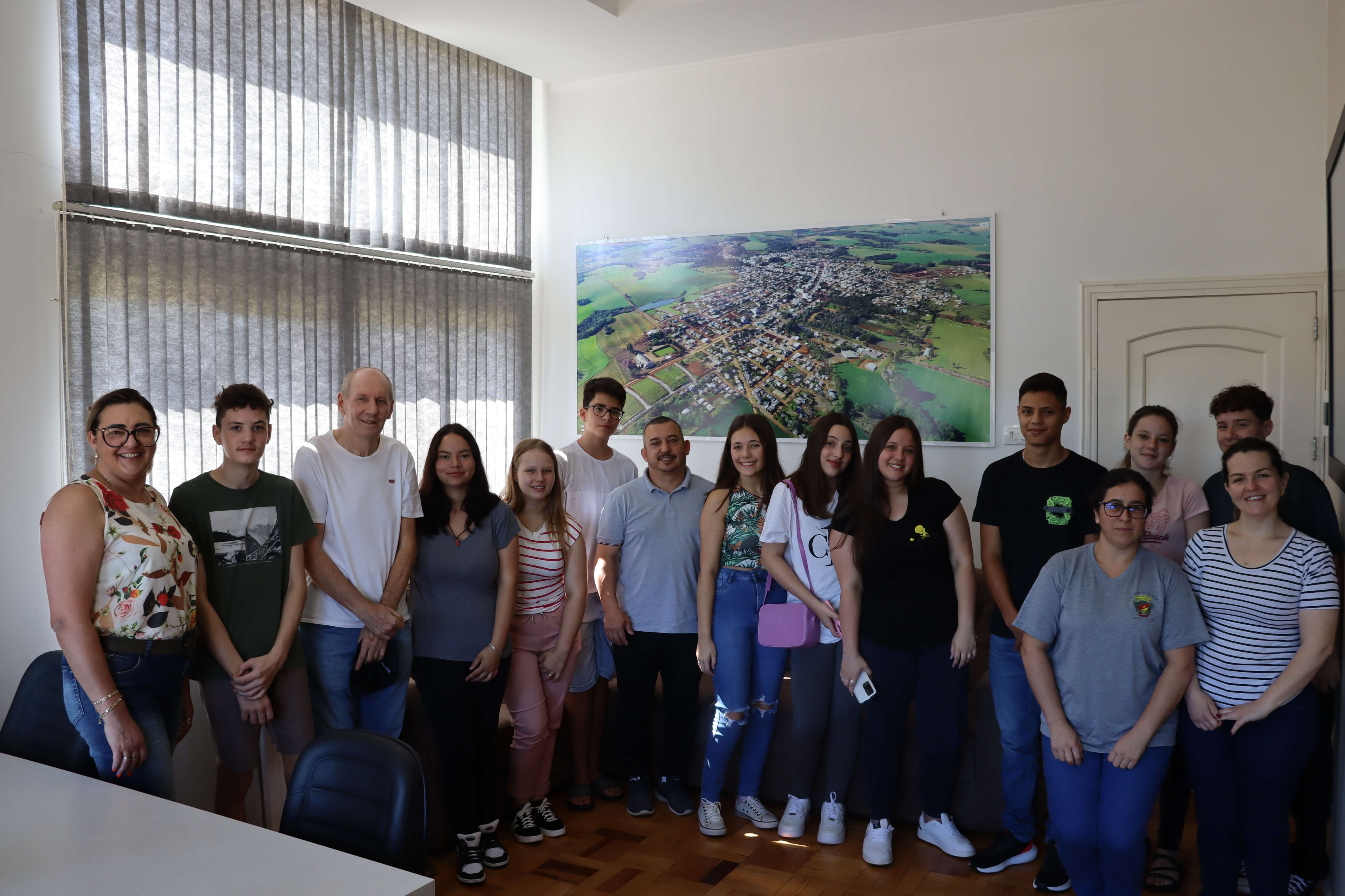 Jovens aprendizes são contratados através da ARAC