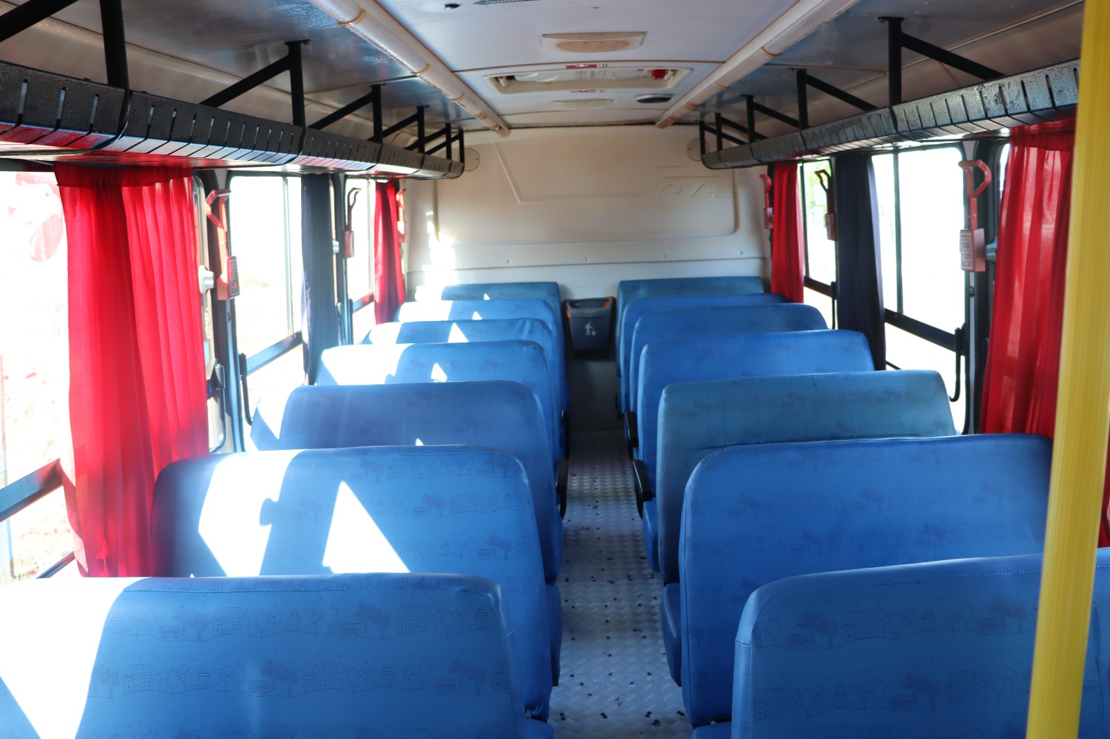 <p><span style="font-weight: 400;">BANCOS DE &Ocirc;NIBUS ESCOLAR DE RONDA ALTA PASSAM POR REFORMA</span></p>