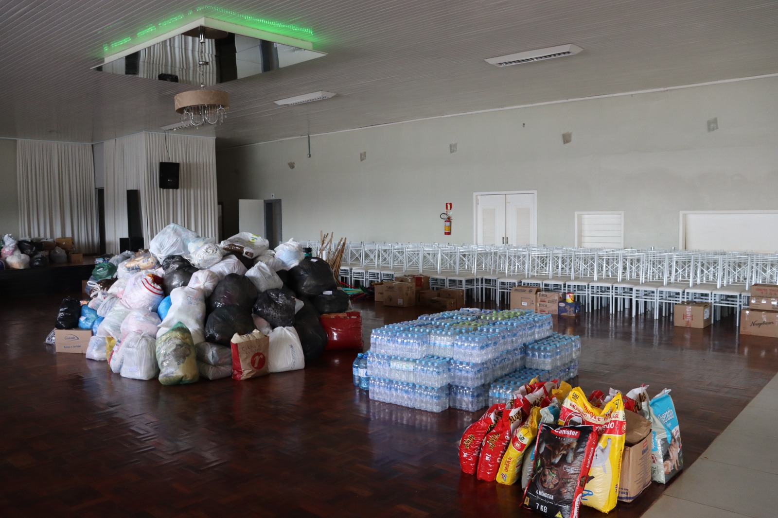 <p><span style="font-weight: 400;">COMUNIDADE RONDALTENSE SEGUE MOBILIZADA NA ARRECADA&Ccedil;&Atilde;O DE DONATIVOS</span></p>