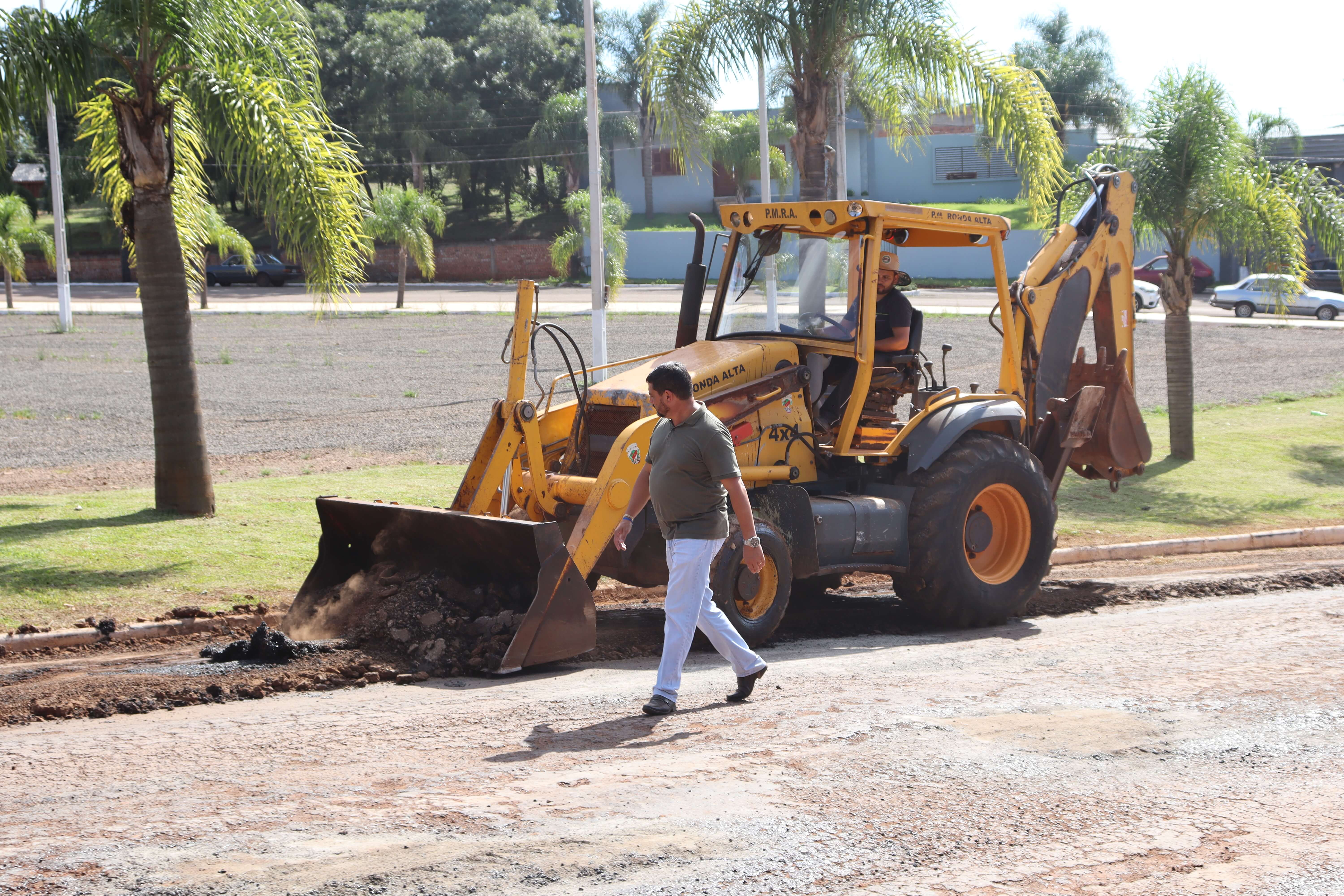PREFEITO MARCOS ACOMPANHA OBRAS EM RONDA ALTA
