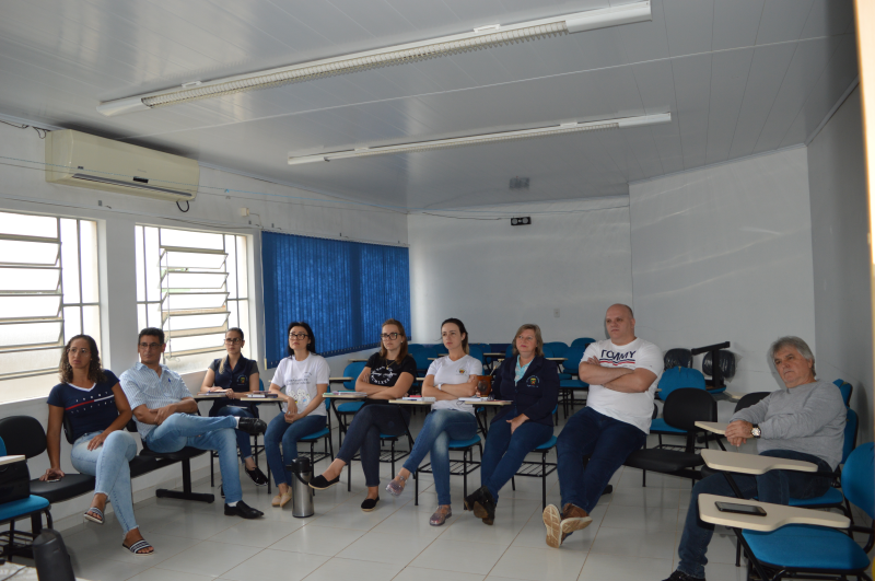 Profissionais da rede pública de saúde participam de aula sobre Coronavírus